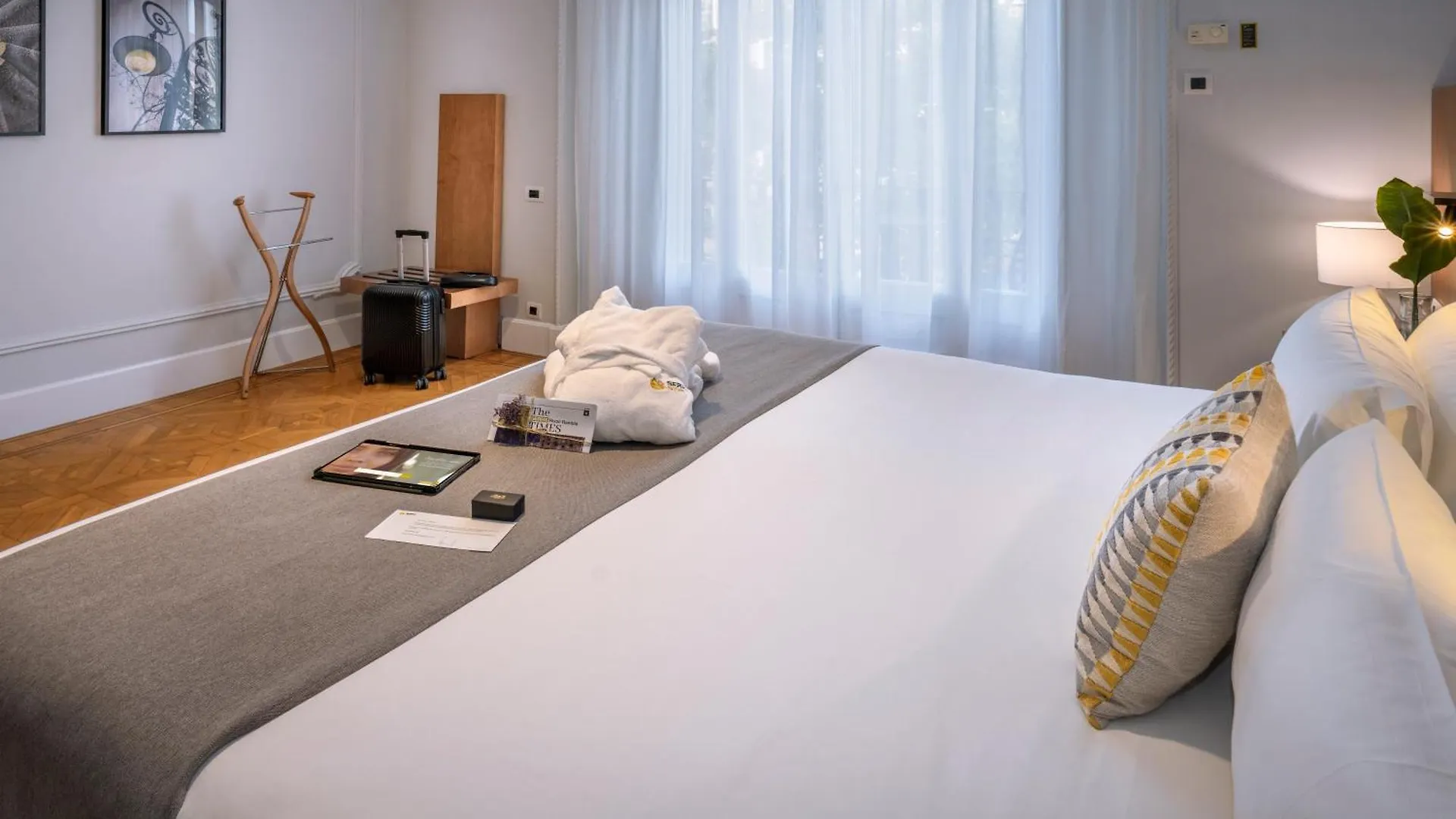Hotel Serhs Rivoli Rambla Барселона