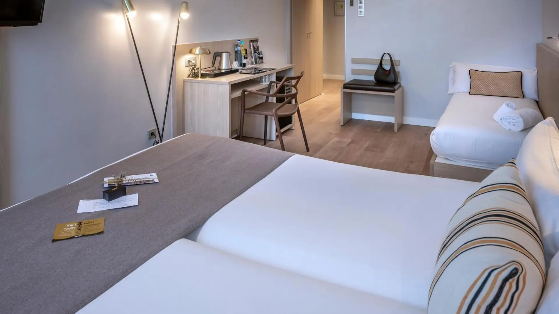 Hotel Serhs Rivoli Rambla Barcelona 4*,  Spanyolország