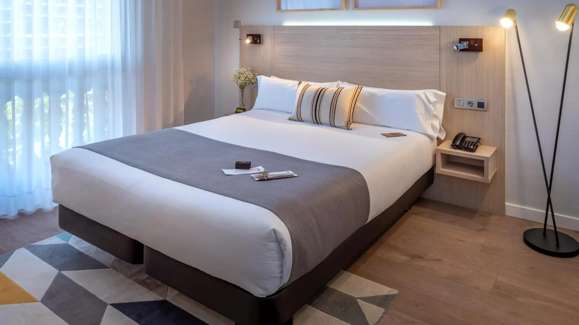 Hotel Serhs Rivoli Rambla Barcelona 4*,  Spanyolország